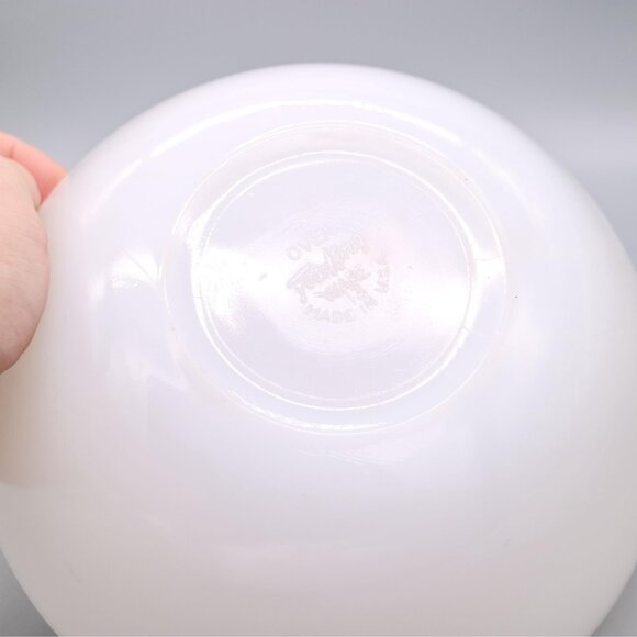 Anchor Hocking Fire King Vintage Golden Wheat Milk Glass 8" Serving Bowl - Picture 3 of 5